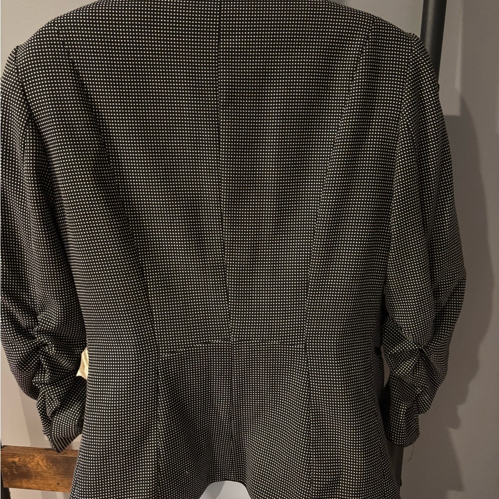 H&M Black and White Blazer - Picture 3 of 3